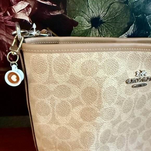 NEW Adorable 5-Pc Mini Coffee Cup Keychain - Heart Latte With Lobster Buckle - Picture 4 of 6